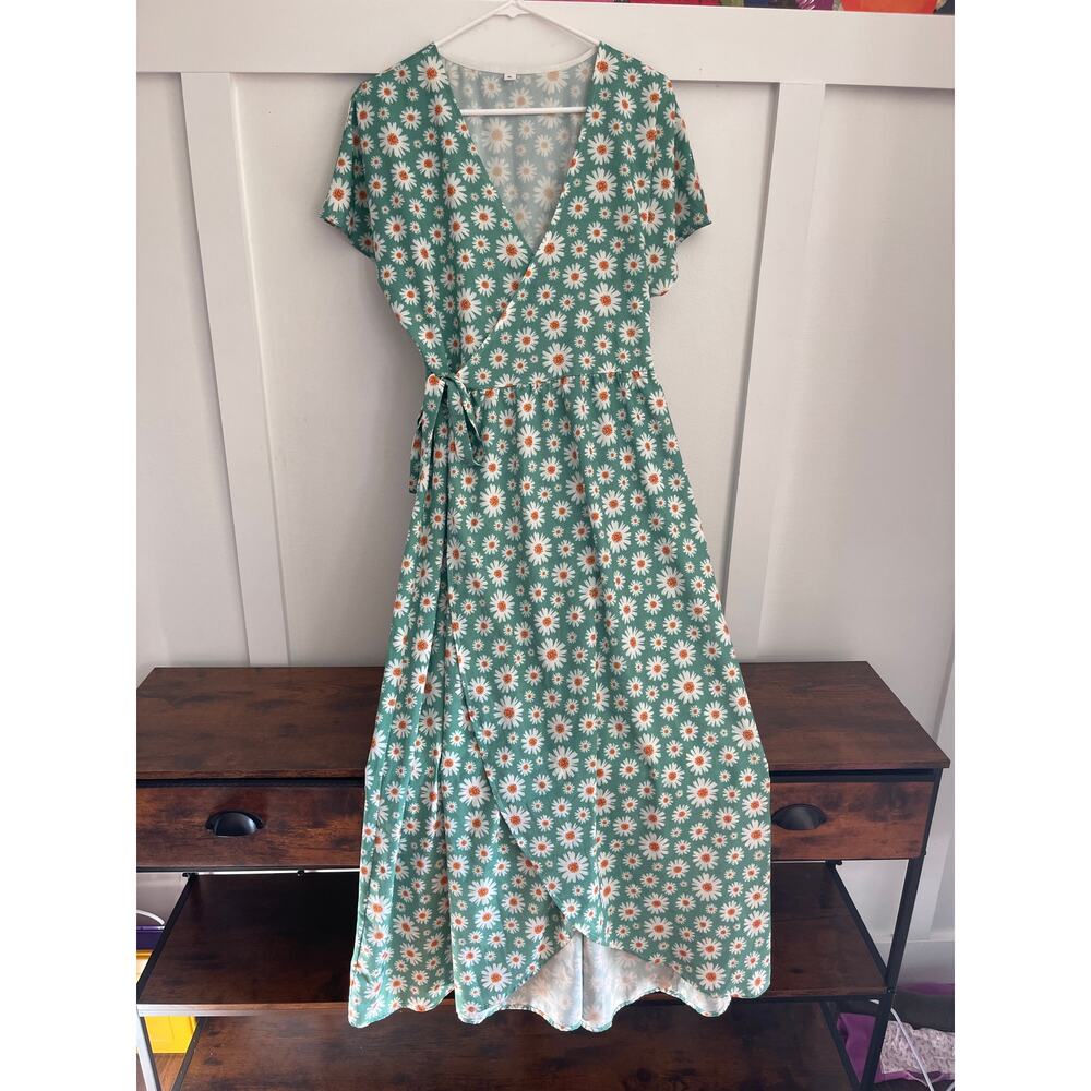 Floral Green Midi Dress. Dress will fit Size L-M